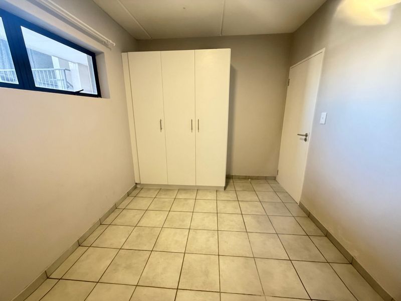 MOVE-IN READY GEM ON THE 2ND FLOOR – YOUR NEW HOME AWAITS!  - Photo 10