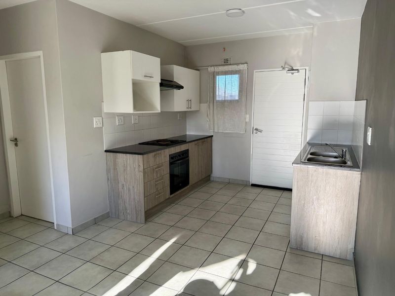 MOVE-IN READY GEM ON THE 2ND FLOOR – YOUR NEW HOME AWAITS!  - Photo 9