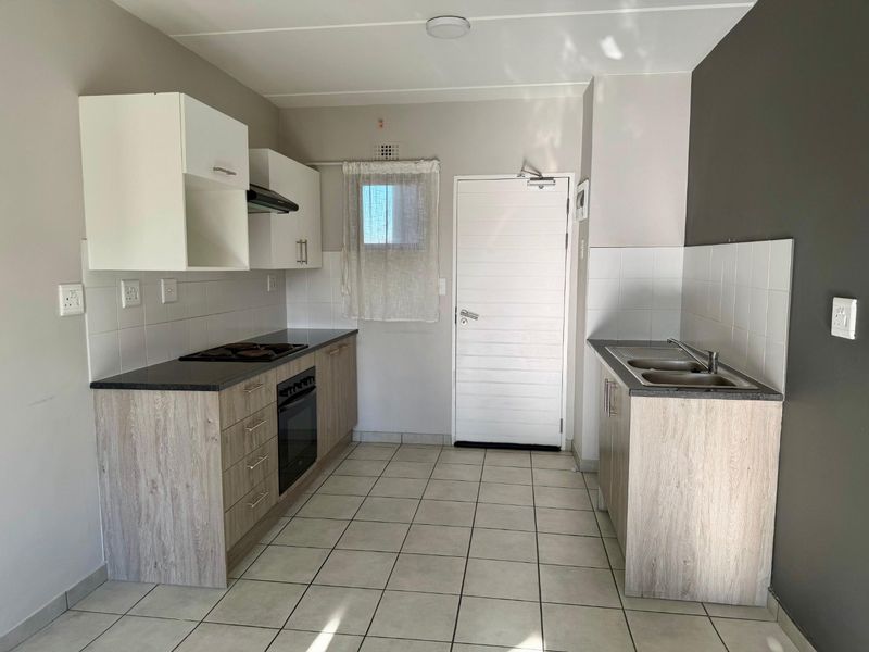 MOVE-IN READY GEM ON THE 2ND FLOOR – YOUR NEW HOME AWAITS!  - Photo 8