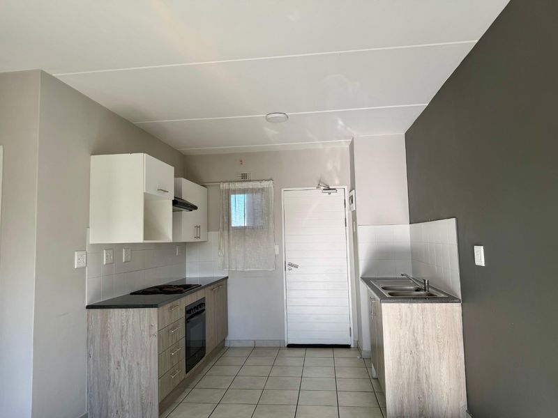 MOVE-IN READY GEM ON THE 2ND FLOOR – YOUR NEW HOME AWAITS!  - Photo 7