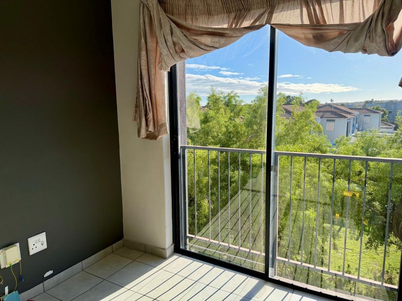 MOVE-IN READY GEM ON THE 2ND FLOOR – YOUR NEW HOME AWAITS!  - Photo 6
