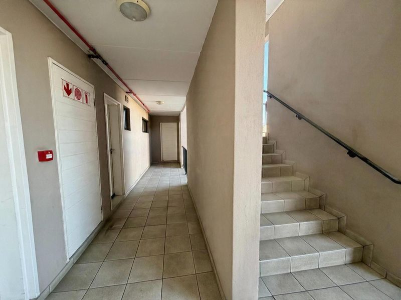 MOVE-IN READY GEM ON THE 2ND FLOOR – YOUR NEW HOME AWAITS!  - Photo 3
