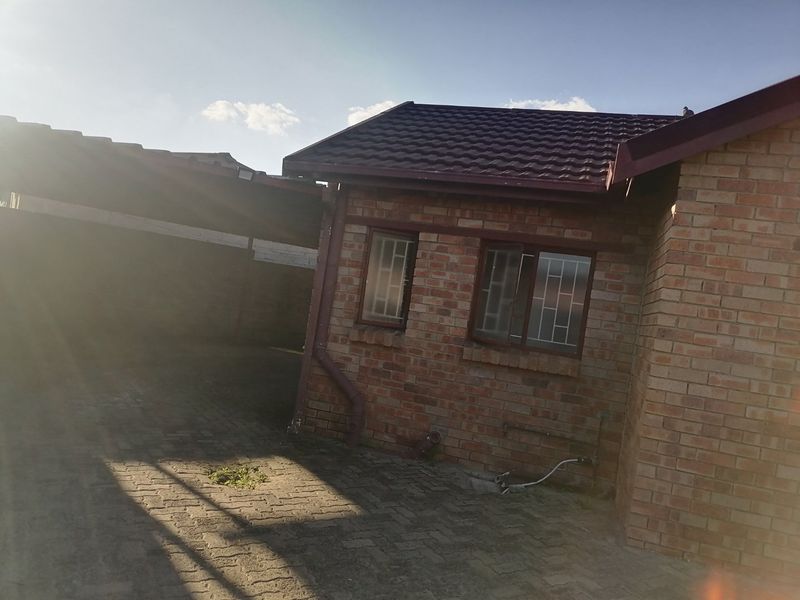 Lovely 3 bedroom family home to Rent in Vista Park - Photo 2