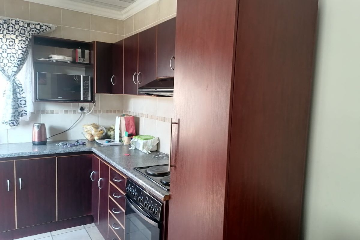 Lovely 3 bedroom family home to Rent in Vista Park - Photo 5