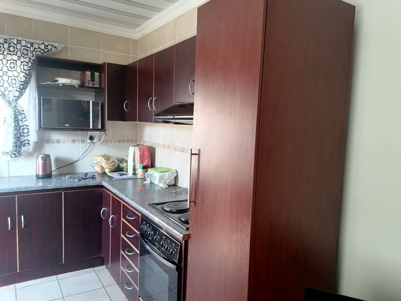 Lovely 3 bedroom family home to Rent in Vista Park - Photo 5