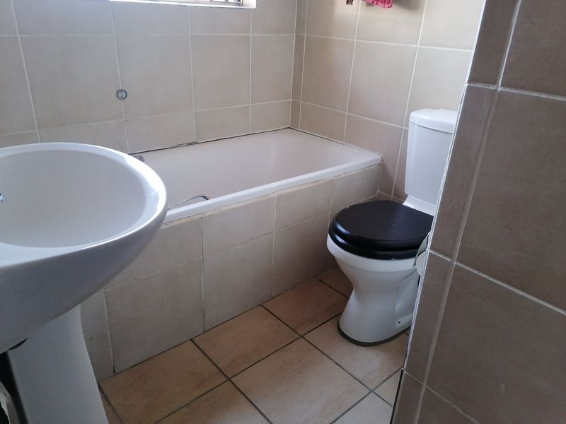 Lovely 3 bedroom family home to Rent in Vista Park - Photo 7