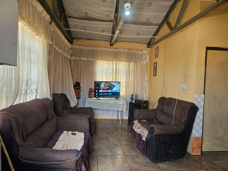 3 Bedroom house for sale - Photo 2