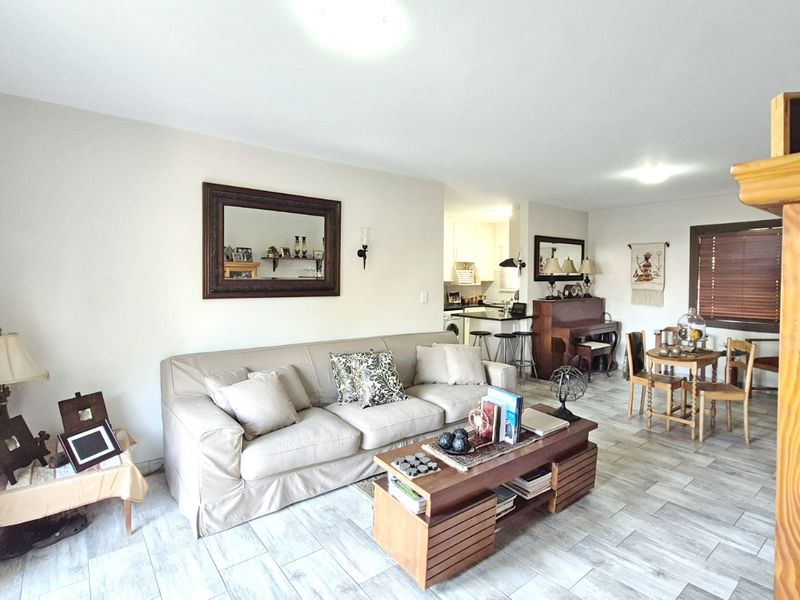 BEAUTIFUL 2 Bedroom 2 Bathroom renovated ground floor  - Rietvalleirand - Photo 2