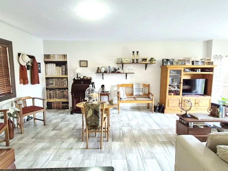 BEAUTIFUL 2 Bedroom 2 Bathroom renovated ground floor  - Rietvalleirand - Photo 4