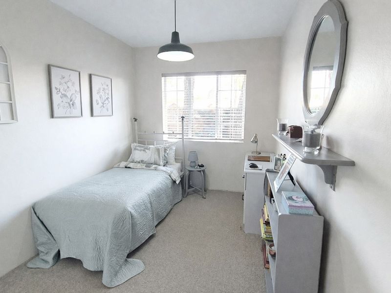 BEAUTIFUL 2 Bedroom 2 Bathroom renovated ground floor  - Rietvalleirand - Photo 9