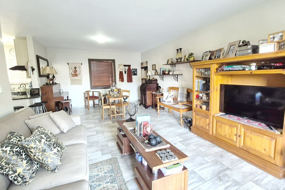 BEAUTIFUL 2 Bedroom 2 Bathroom renovated ground floor  - Rietvalleirand - Photo 3