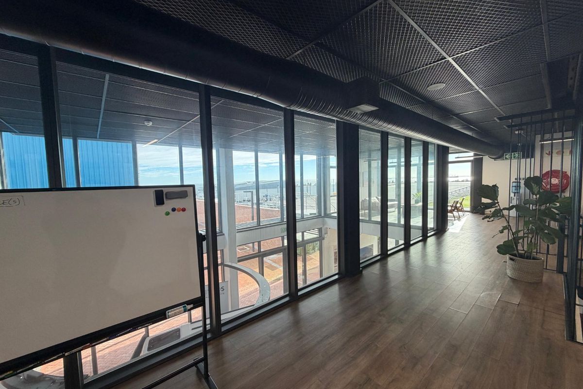 Exceptional Waterfront Office Space with Showroom and Executive Boardroom - Photo 5