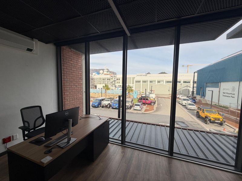 Exceptional Waterfront Office Space with Showroom and Executive Boardroom - Photo 9