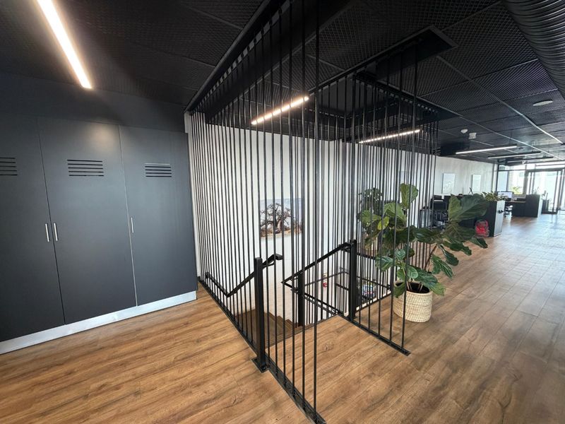 Exceptional Waterfront Office Space with Showroom and Executive Boardroom - Photo 6