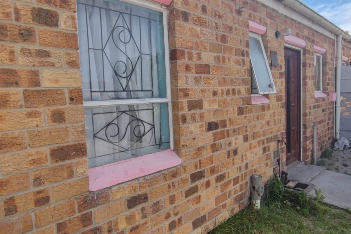 2 Bedroom House For Sale In Lentegeur  - Photo 2