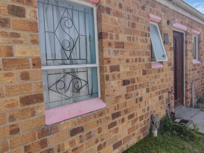 2 Bedroom House For Sale In Lentegeur  - Photo 2