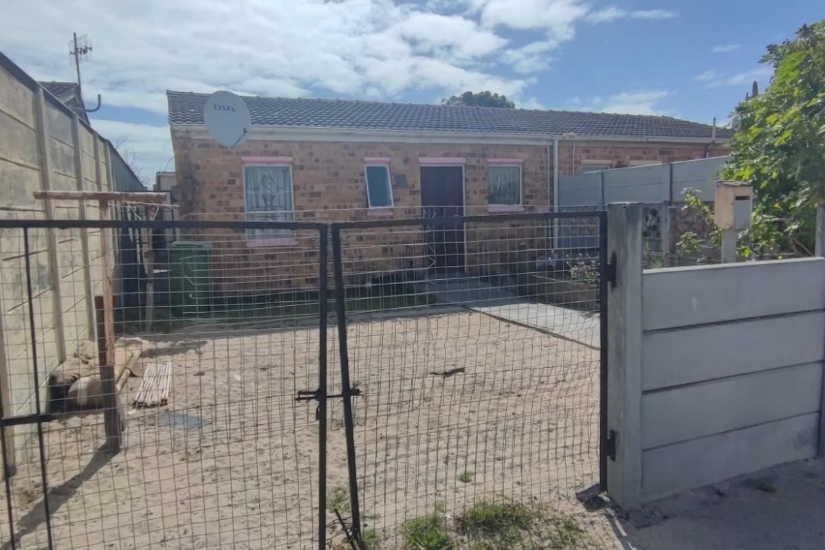 2 Bedroom House For Sale In Lentegeur  - Photo 4