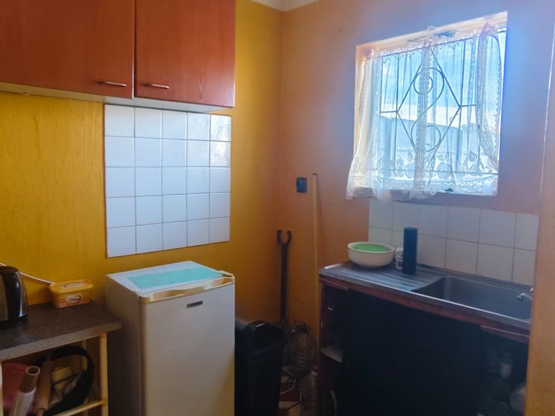 2 Bedroom House For Sale In Lentegeur  - Photo 5