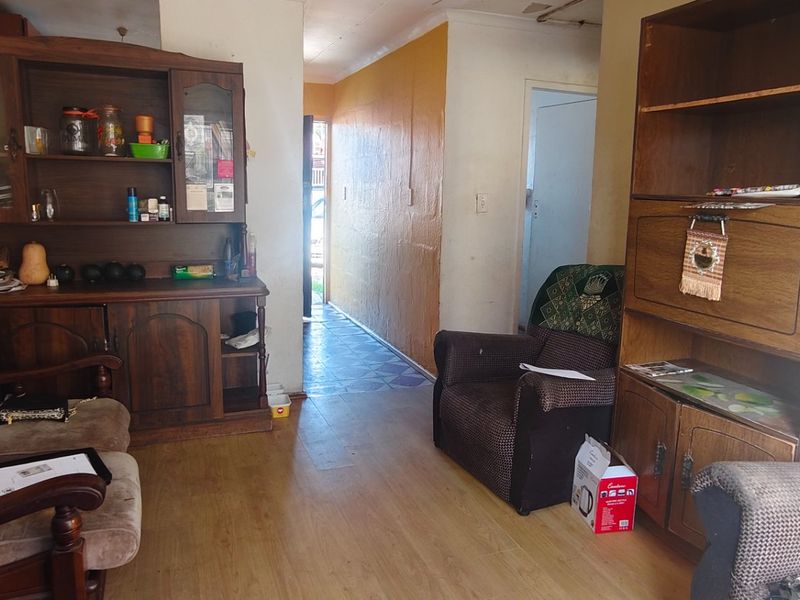 2 Bedroom House For Sale In Lentegeur  - Photo 3