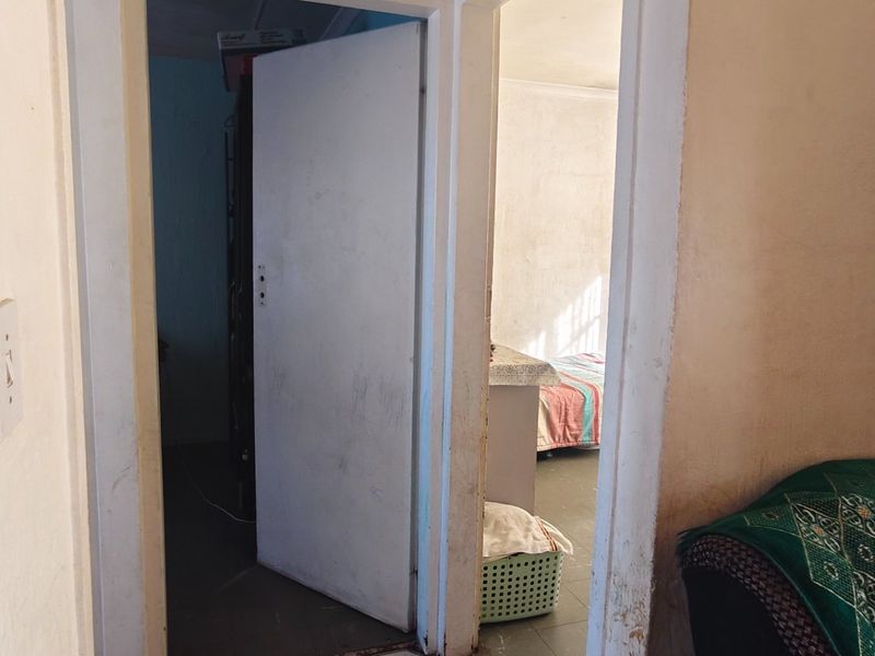 2 Bedroom House For Sale In Lentegeur  - Photo 7