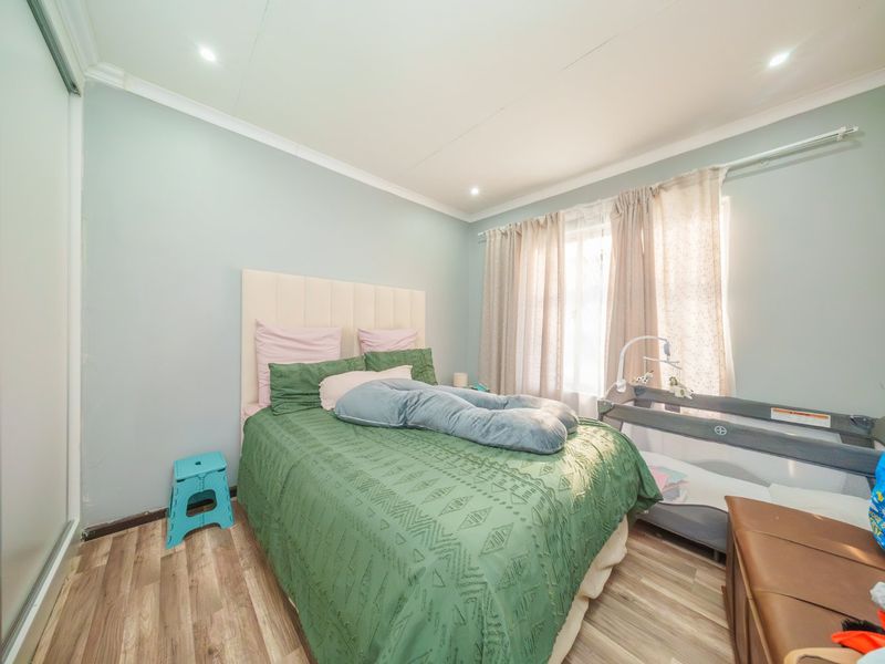 Modern 2-Bedroom Loft Unit in Secure Lifestyle Complex - Photo 9