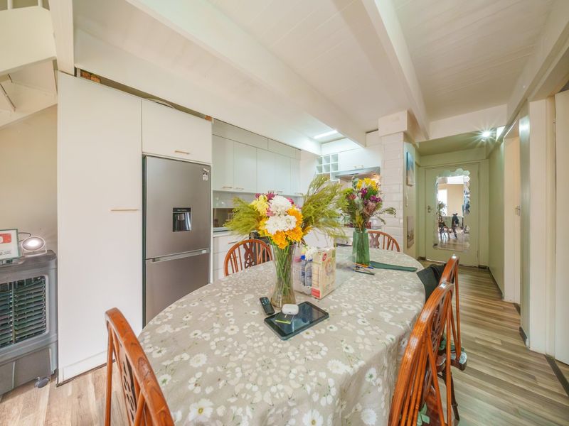 Modern 2-Bedroom Loft Unit in Secure Lifestyle Complex - Photo 6