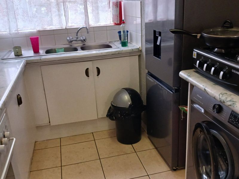 First time Buyer? This is the Perfect Starter Home or Investment Opportunity in Pellissier - Photo 7