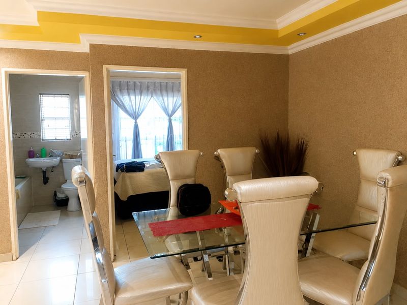 MODERN FAMILY HOME FOR SALE IN WINDMILL PARK - Photo 3