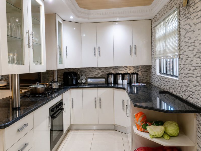 MODERN FAMILY HOME FOR SALE IN WINDMILL PARK - Photo 10