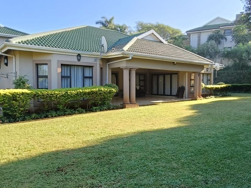 To let in Somerset Pak, elegant family home with loft apartment. - Photo 1