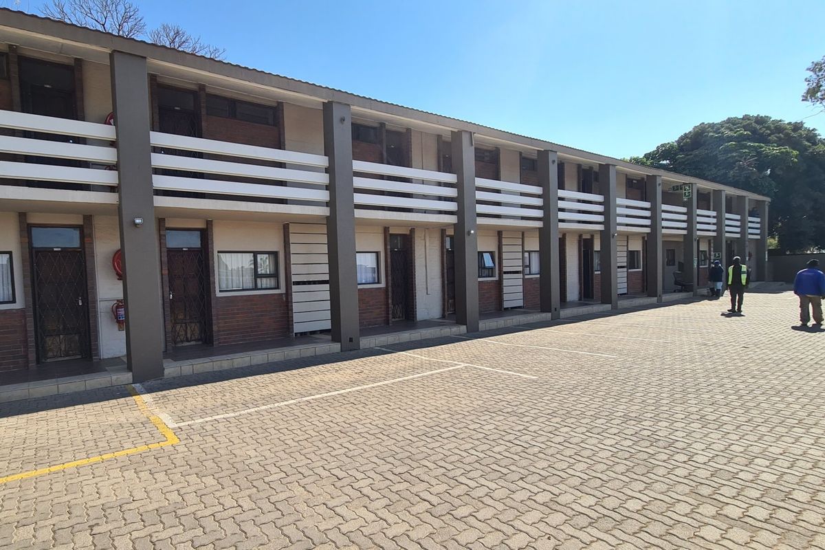 FULL TITLE RESIDENTIAL COMPLEX FOR SALE WITH LAND DEVELOPMENT OPPORTUNITY - Photo 4