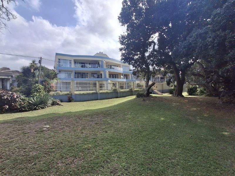 Elegant Ground Floor Beachfront Excellence With Private Beach Access, In One Of The Most Unique Locations On The Lower South Coast!!!!!! - Photo 3