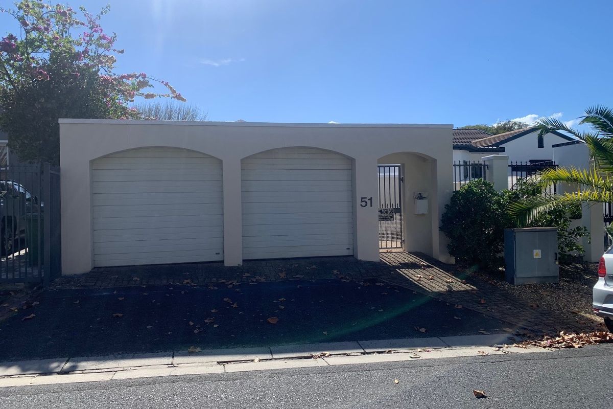 4 Bedroom House in Rondebosch - Photo 2