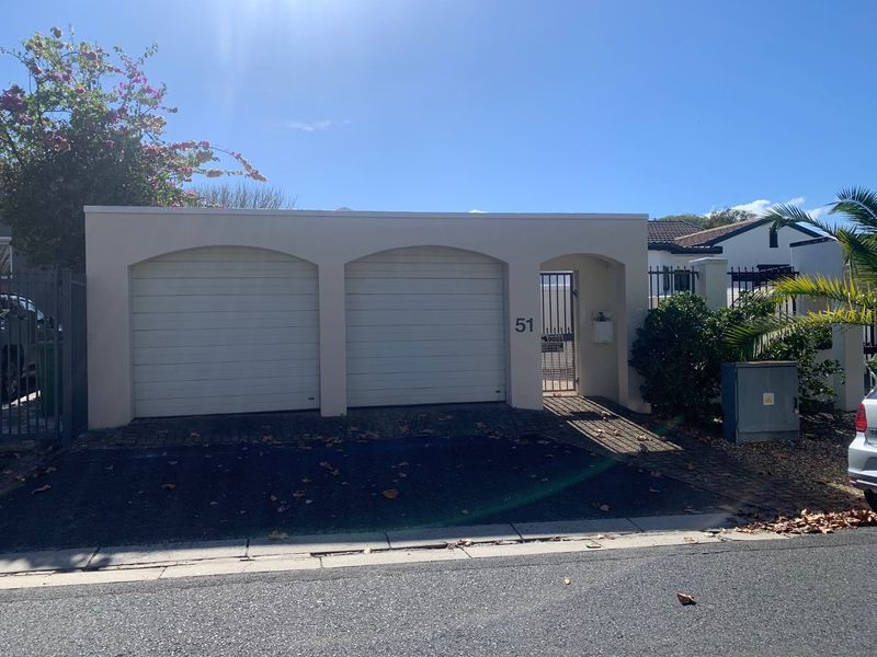 4 Bedroom House in Rondebosch - Photo 2