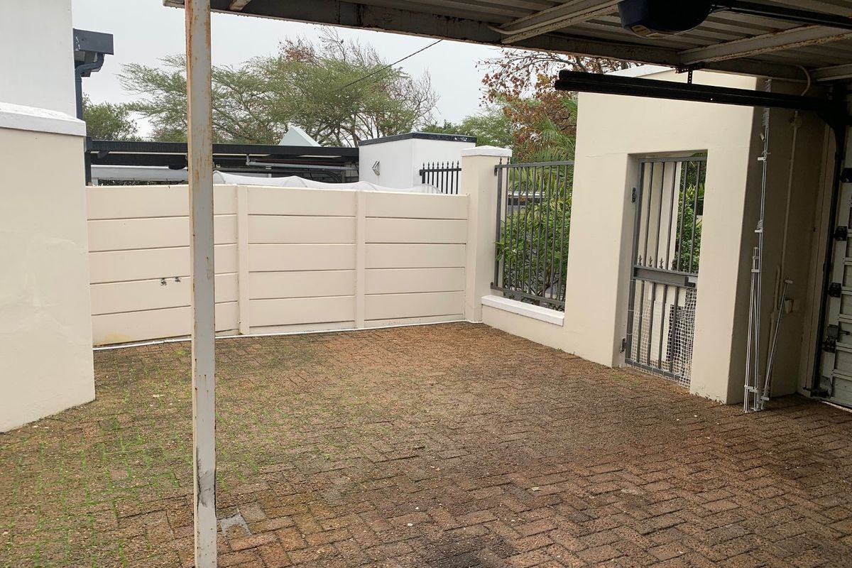 4 Bedroom House in Rondebosch - Photo 4