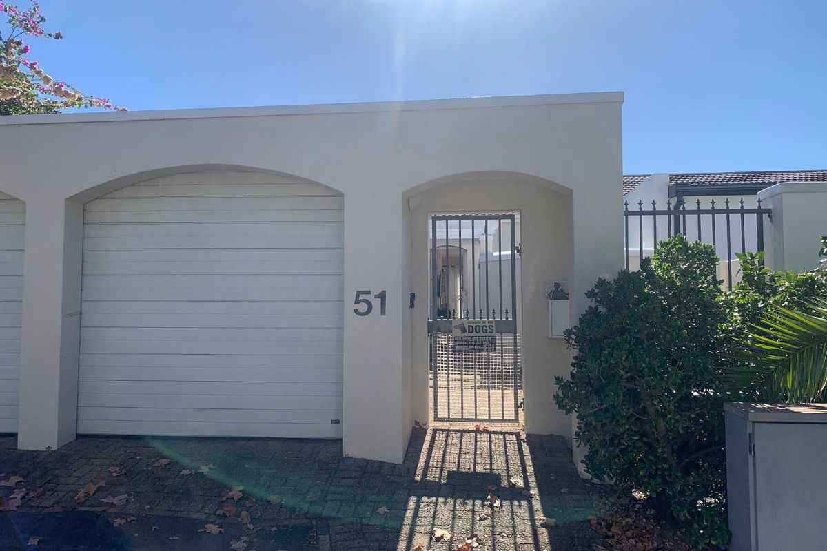 4 Bedroom House in Rondebosch - Photo 3