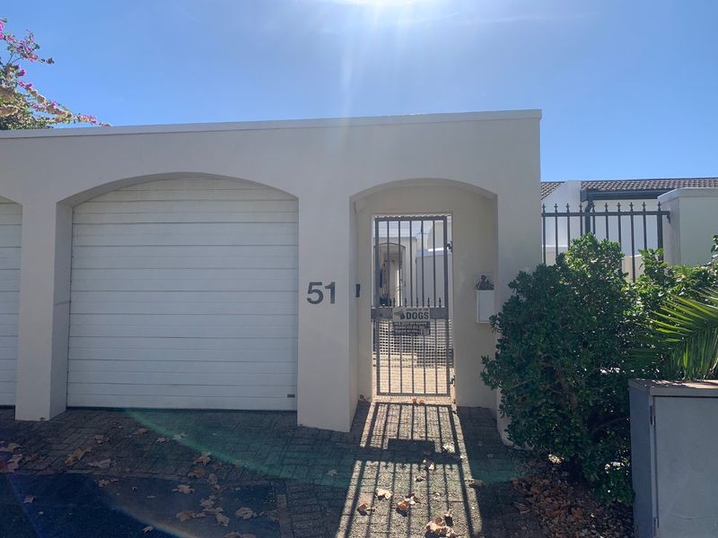 4 Bedroom House in Rondebosch - Photo 3