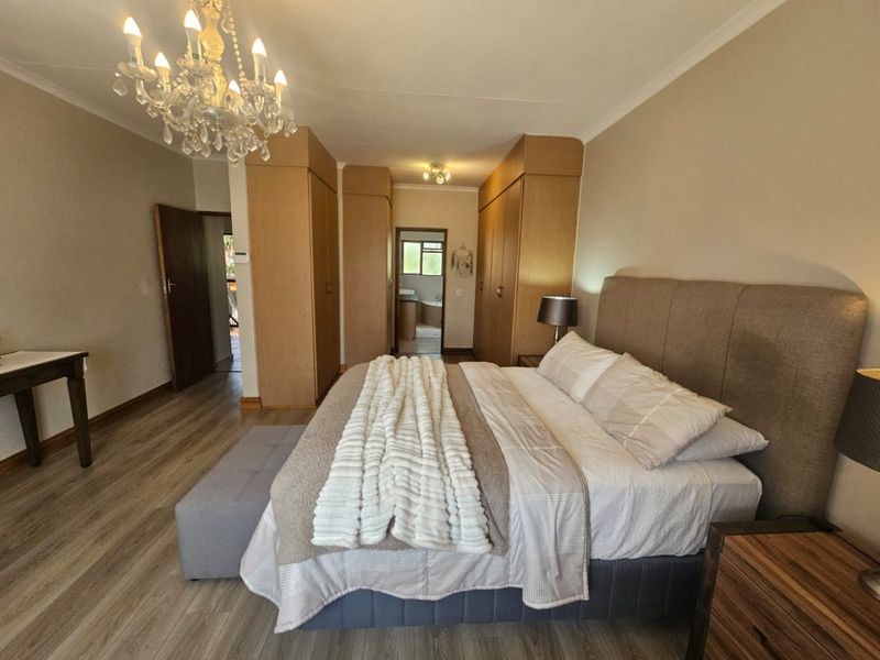 IMPECCABLE HOME - Photo 10