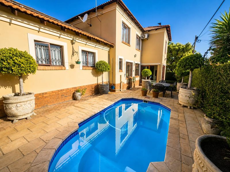 IMPECCABLE HOME - Photo 2