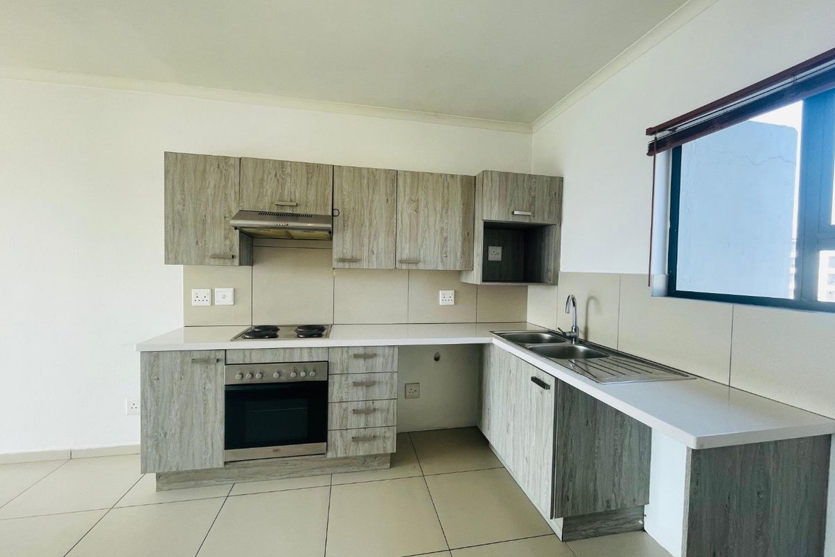 Modern Top Floor Living with Stunning Views at The West End, Carlswald - Photo 4