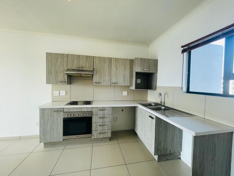 Modern Top Floor Living with Stunning Views at The West End, Carlswald - Photo 4