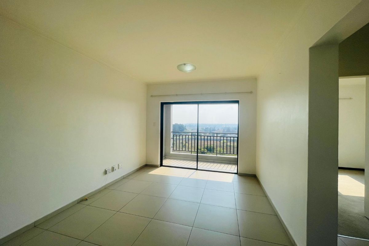 Modern Top Floor Living with Stunning Views at The West End, Carlswald - Photo 3