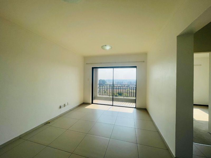 Modern Top Floor Living with Stunning Views at The West End, Carlswald - Photo 3