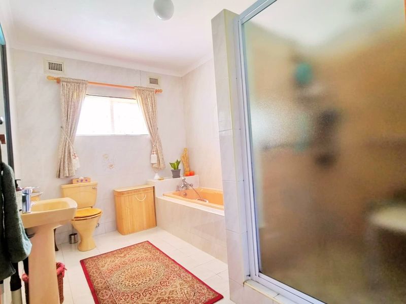 Prime Stanger Manor Family Home with Scenic Views - Photo 10