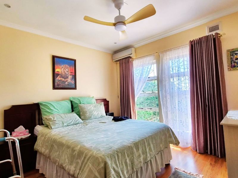 Prime Stanger Manor Family Home with Scenic Views - Photo 8