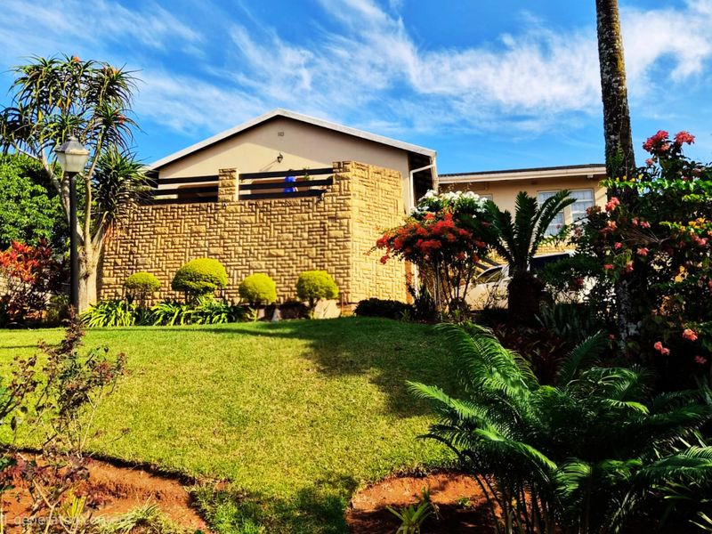 Prime Stanger Manor Family Home with Scenic Views - Photo 1