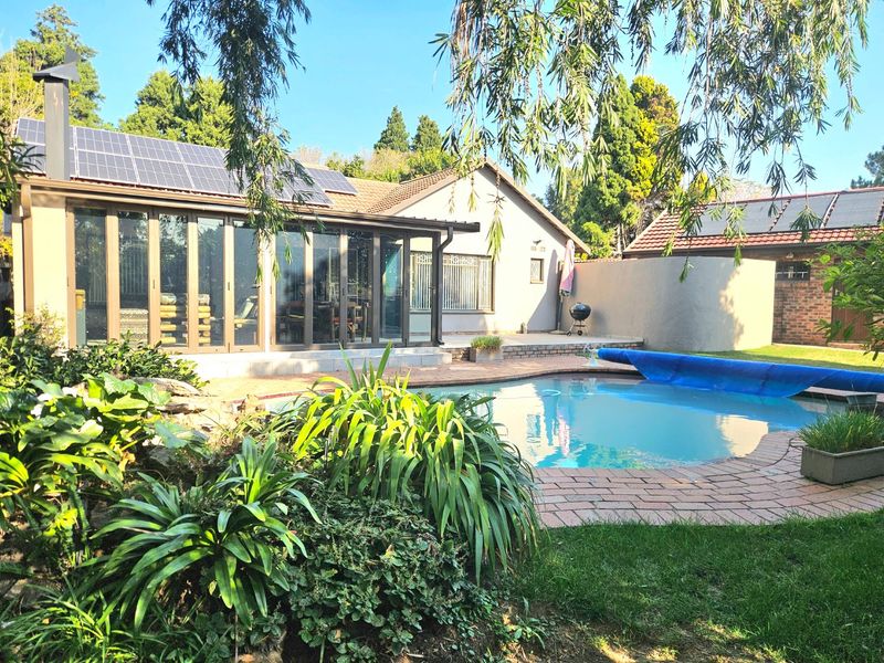 3 Bedroom House with Full Solar System, Backup Water & Pool - Photo 1