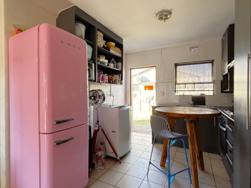Move-In Ready 2-Bedroom Home with Secure Estate Access & Convenient Location - Photo 7