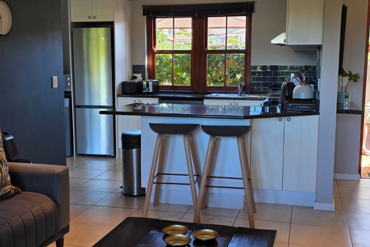 Charming “One Bedroom” Ground-Floor Unit in Whale Rock Village - Photo 3
