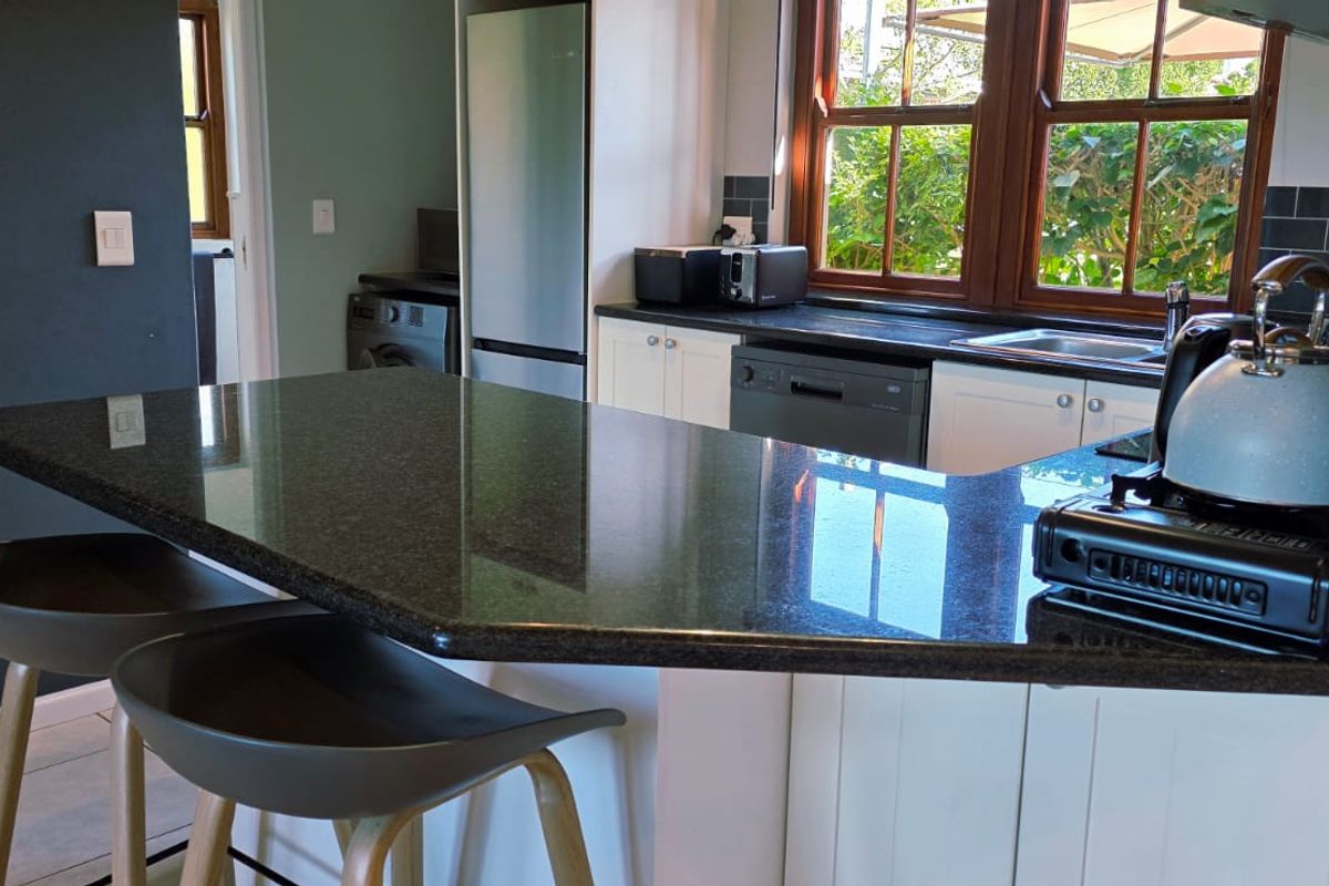 Charming “One Bedroom” Ground-Floor Unit in Whale Rock Village - Photo 5